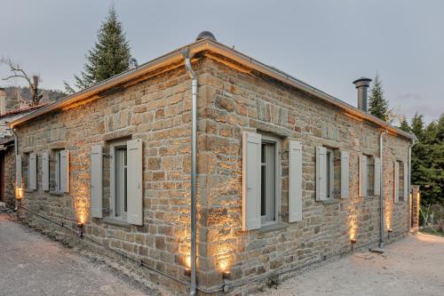 LozArt Traditional Stone House — 4-Star Luxury Hotel in Elliniko, Greece