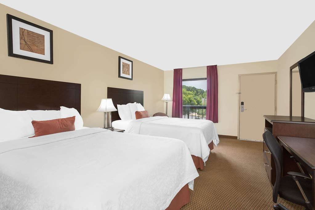 Baymont by Wyndham Greenville - photo 7