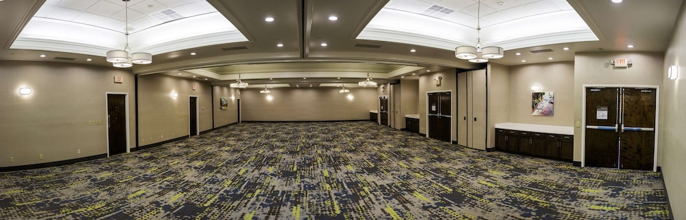 Hampton Inn Kinston - photo 40