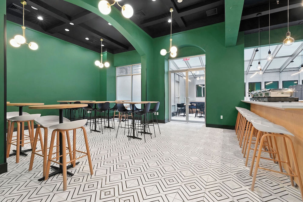 Holiday Inn Manhattan 6th Ave Chelsea by IHG - photo 18