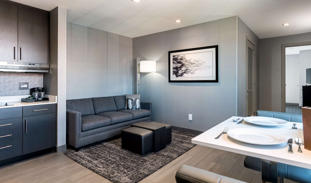Homewood Suites by Hilton Boston Logan Airport Chelsea - photo 16