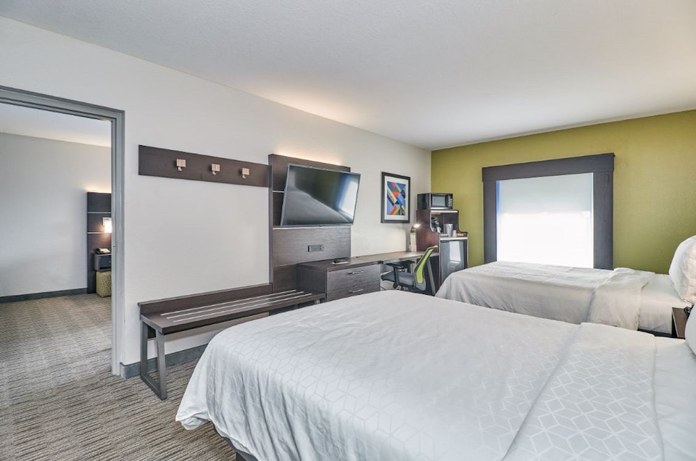 Holiday Inn Express Hotel & Suites Clearwater Us 19 N by IHG - photo 14