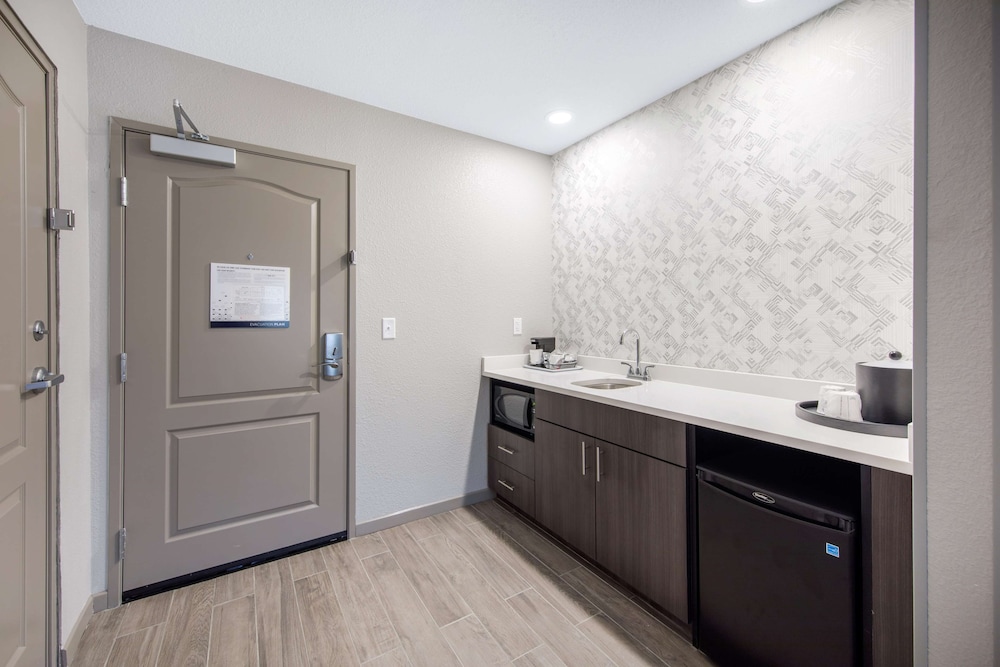 Hampton Inn And Suites By Hilton Ruidoso - photo 30