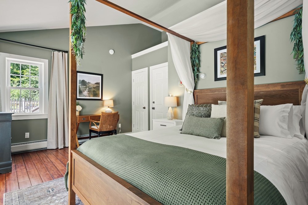 The Aurora Inn & Cottages - photo 92