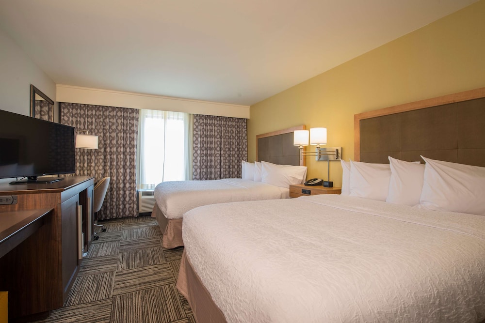 Hampton Inn Waynesboro - photo 9