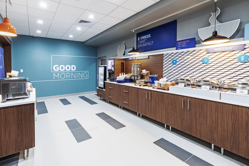 Holiday Inn Express & Suites Houston SW Rosenberg by IHG - photo 41