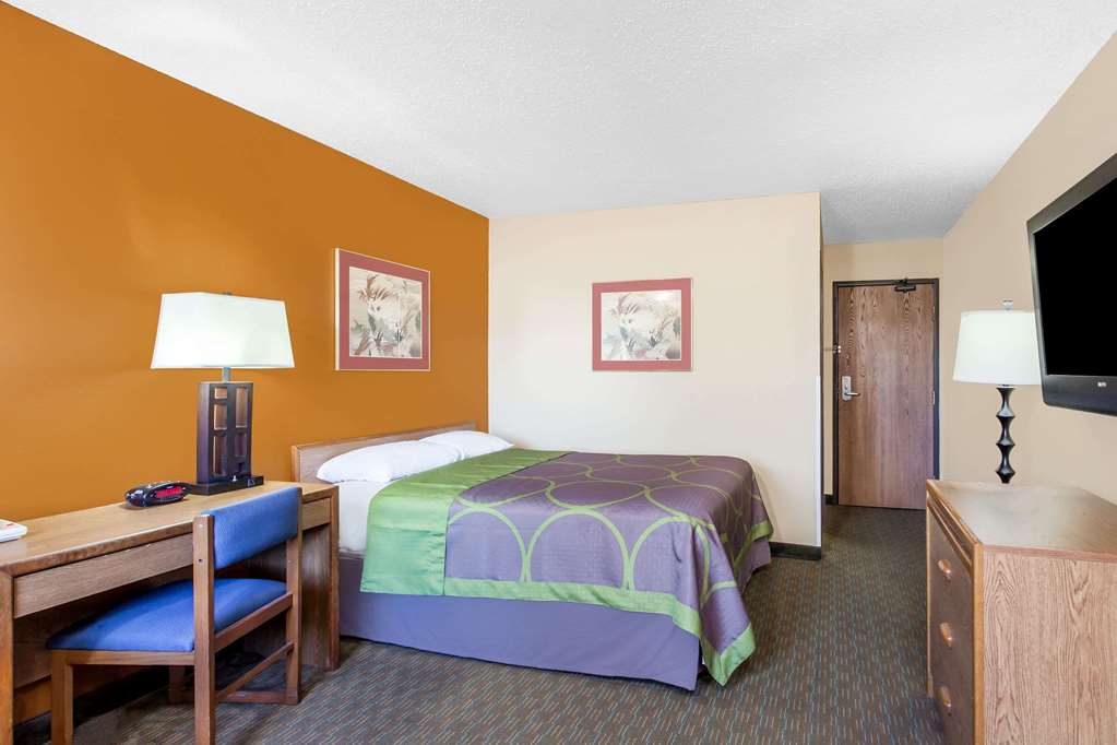 Super 8 By Wyndham Charlotte Amusement Park Area - photo 8