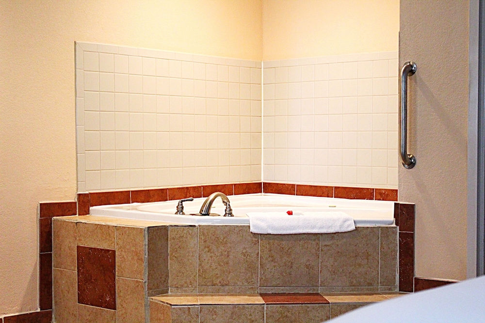 Baymont by Wyndham Springfield - photo 20