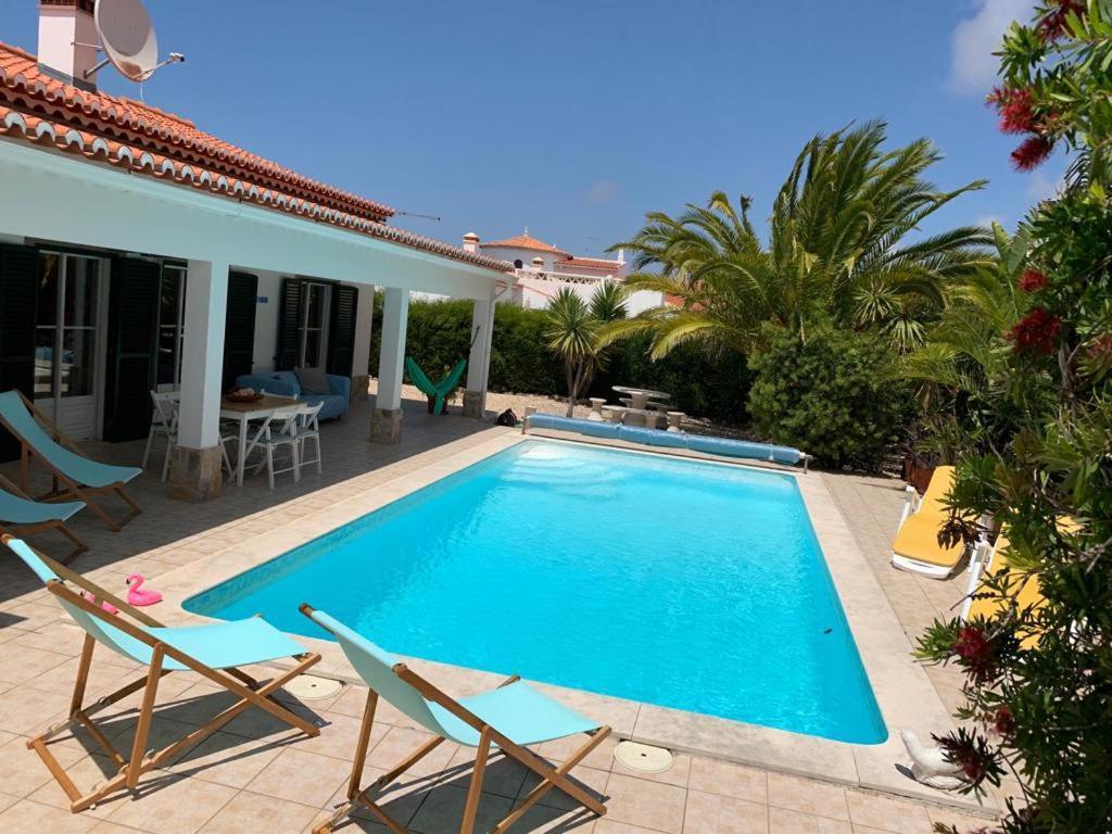 Holiday villa with pool near the ocean fast internet Aljezur — 4-Star Luxury Hotel in Aljezur, Portugal