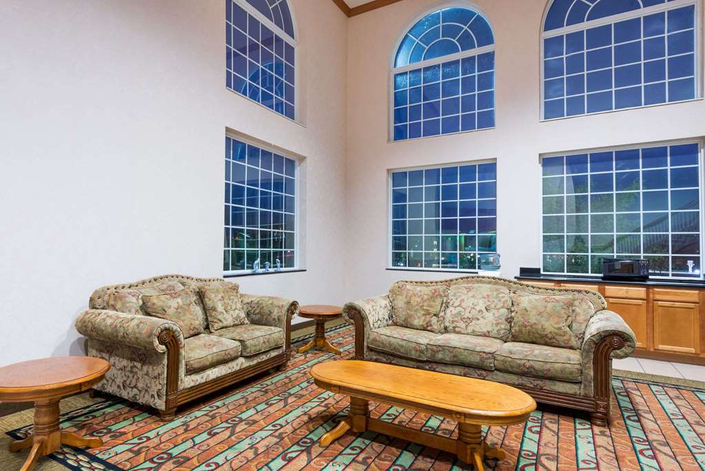 Super 8 by Wyndham Harrisburg Hershey North in Harrisburg, United States