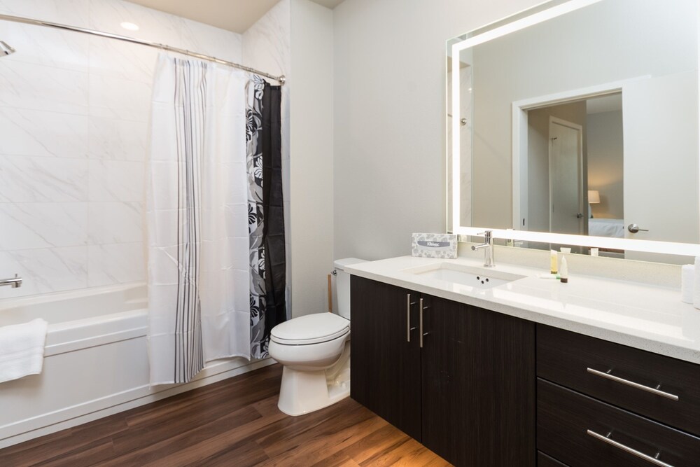 Global Luxury Suites in Cupertino - photo 19
