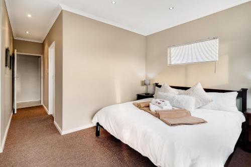 77 Balmoral Heights