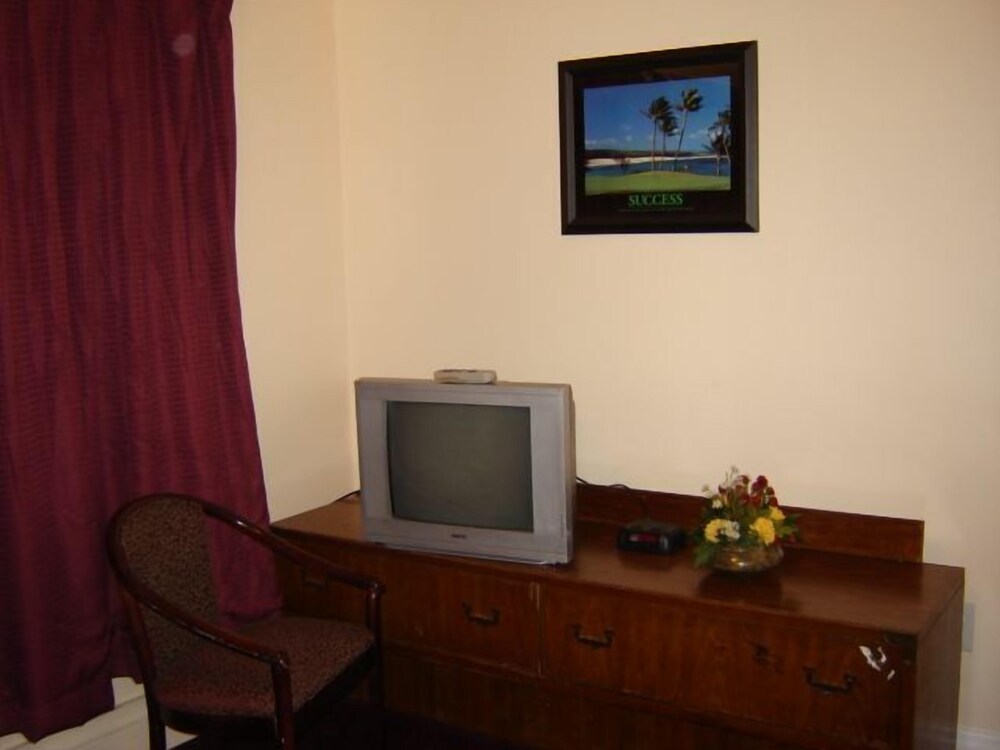 Hershey Travel Inn - photo 9