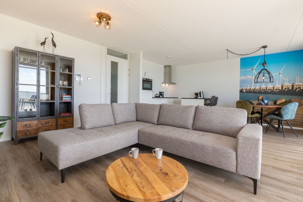 Apartment on Tholen by Oosterschelde Estuary — 4-Star Luxury Hotel in Scherpenisse, Netherlands