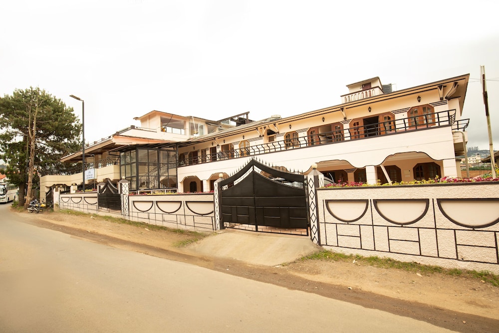 Lazo Silver Lake - carbon neutral hotel in Ooty