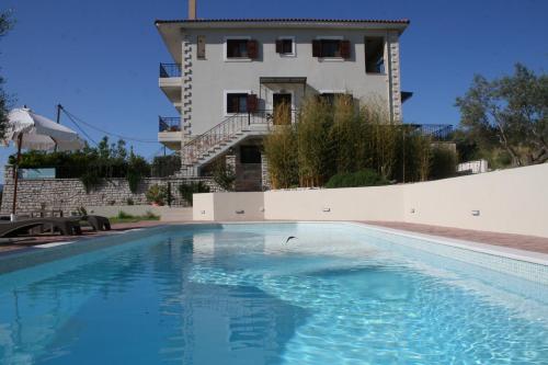 Venetiko Villas — 4-Star Luxury Hotel in Nafpaktos, Greece