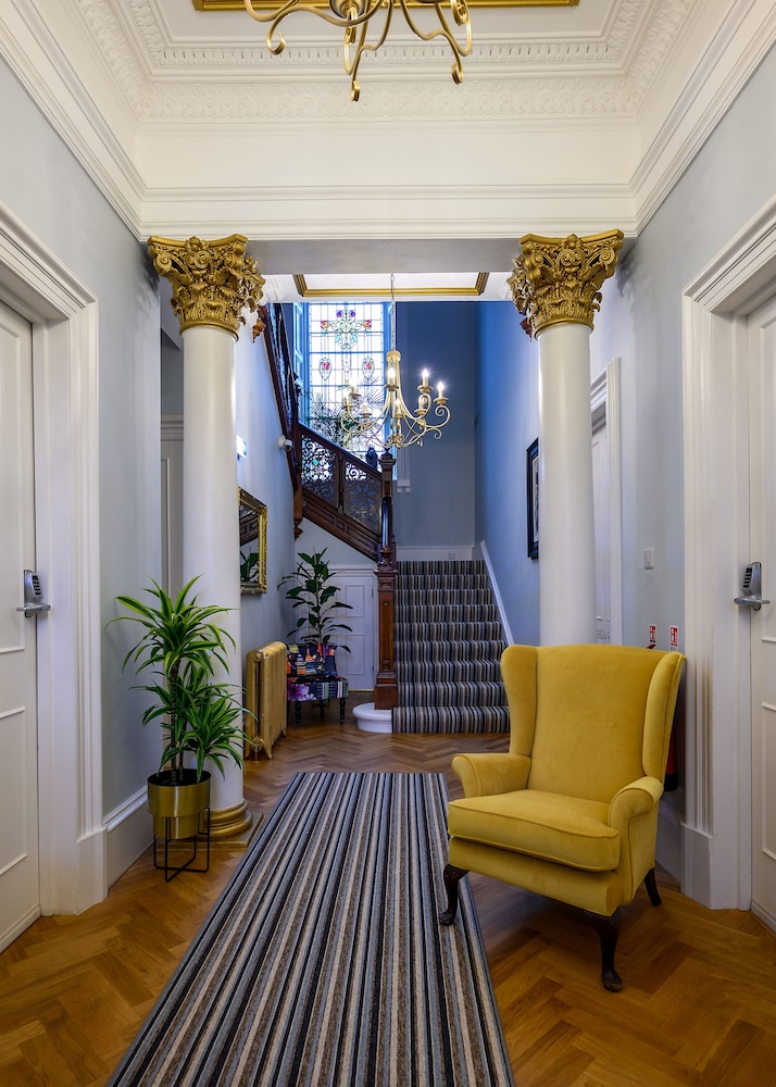 The Clarendon — Dundee