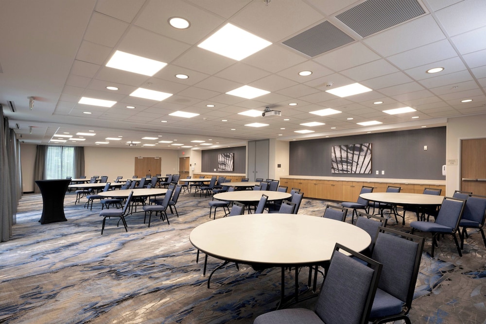 Fairfield Inn & Suites by Marriott Arkadelphia - photo 27