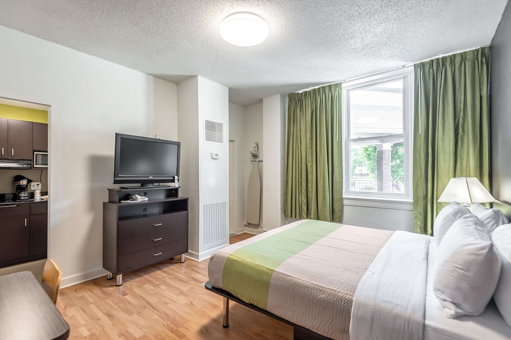 Quality Inn & Suites Kansas City Downtown - photo 14