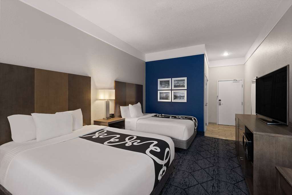 La Quinta Inn and Suites by Wyndham at WaTiki Waterpark - photo 26