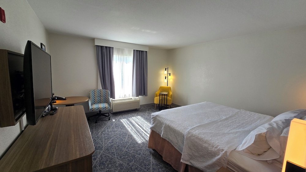 Hampton Inn & Suites Chicago Deer Park - photo 22