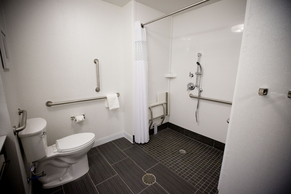 Hampton Inn Blue Ash Cincinnati - photo 31