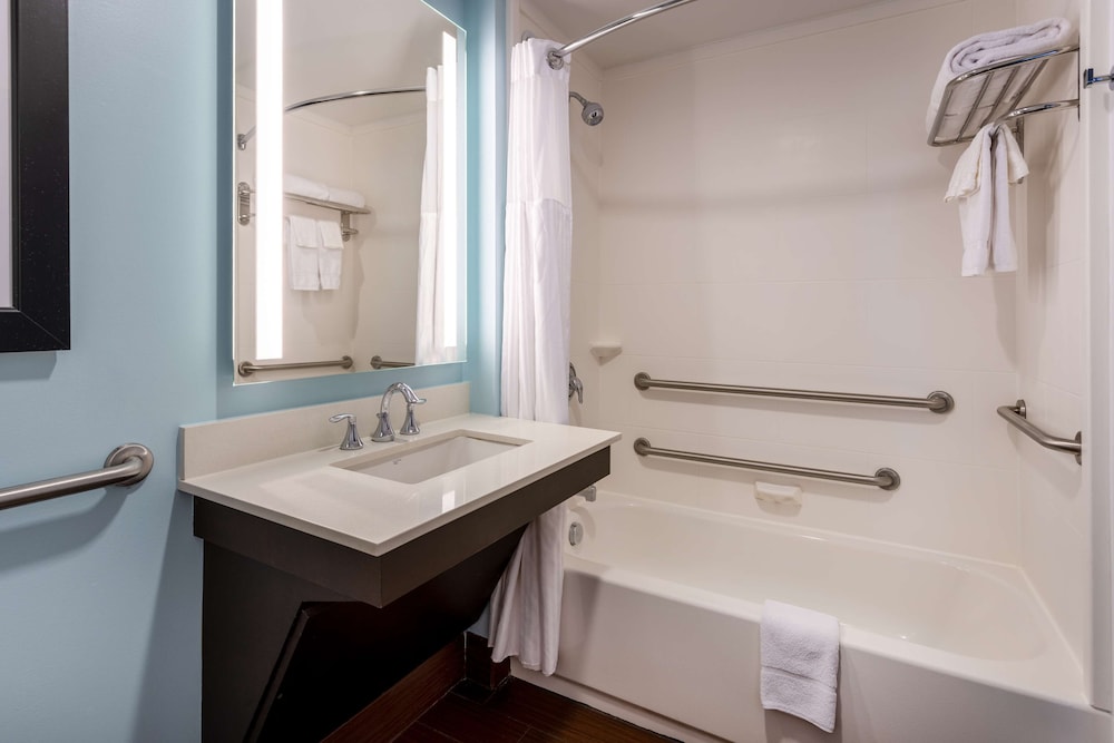 Hilton Garden Inn Roanoke - photo 30