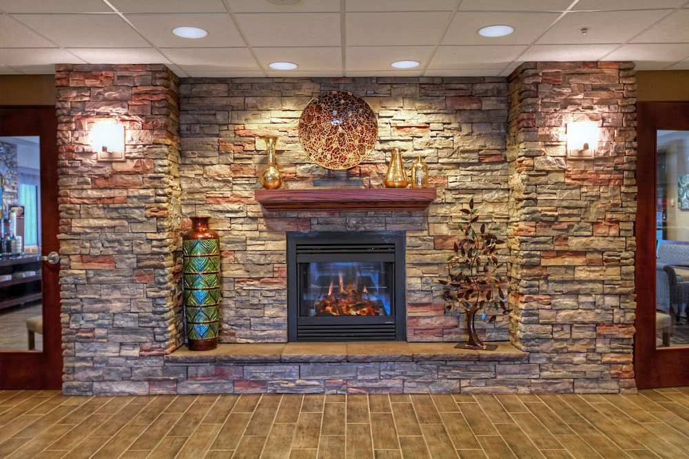 Hampton Inn Great Falls - photo 8