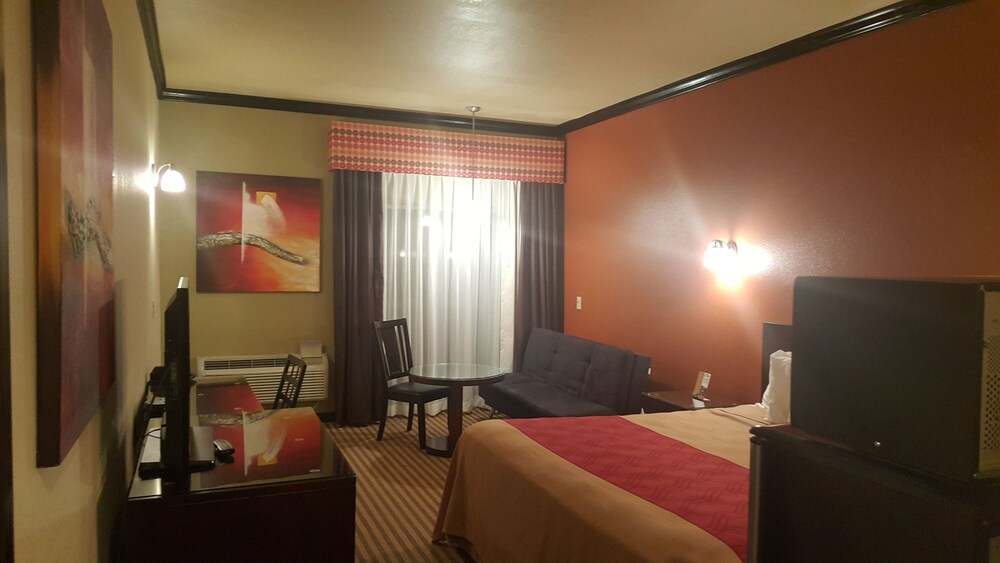Blue Bay Inn & Suites - photo 28
