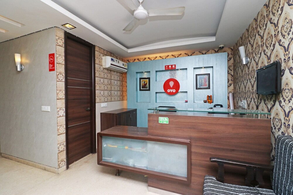 Oyo 10584 Hotel Just Stay