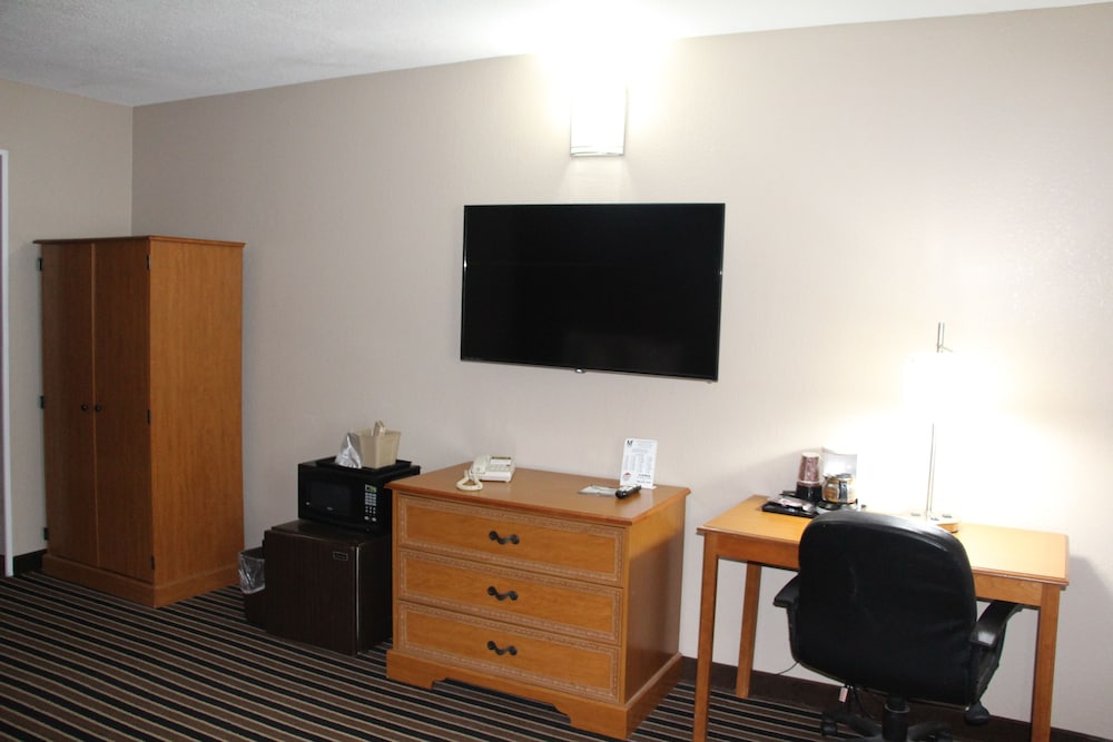 Westbridge Inn and Suites - photo 29
