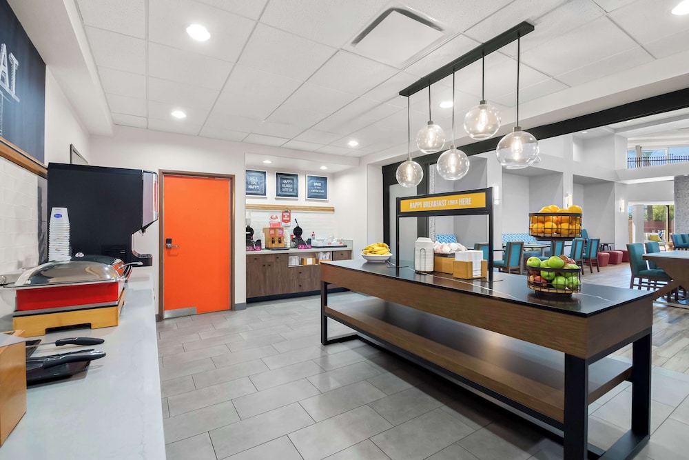 Hampton Inn & Suites Phoenix Gilbert - photo 57