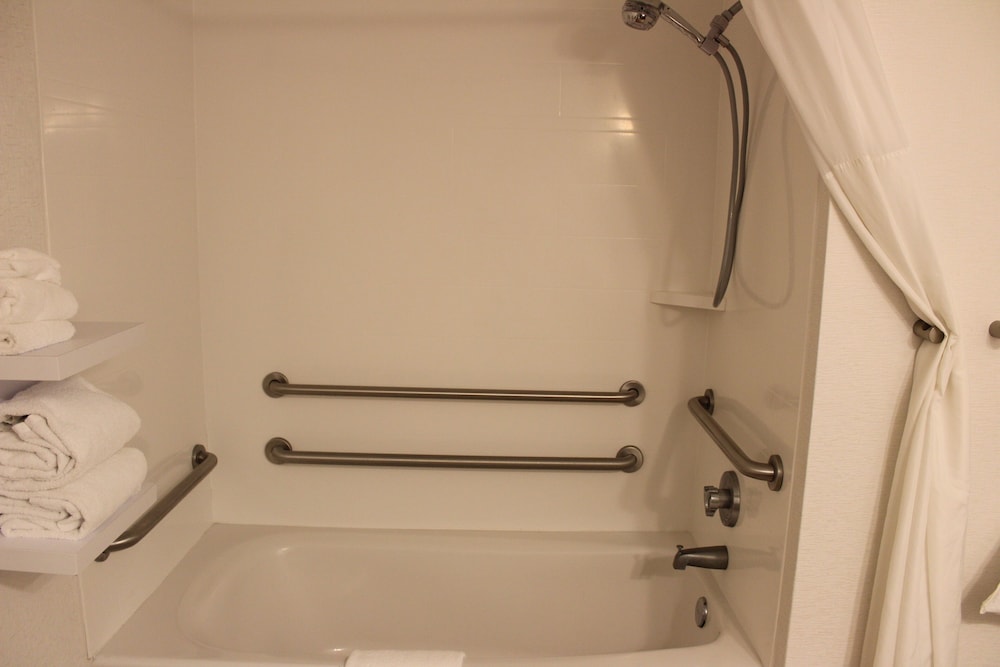 Hampton Inn Charlotte Gastonia - photo 33