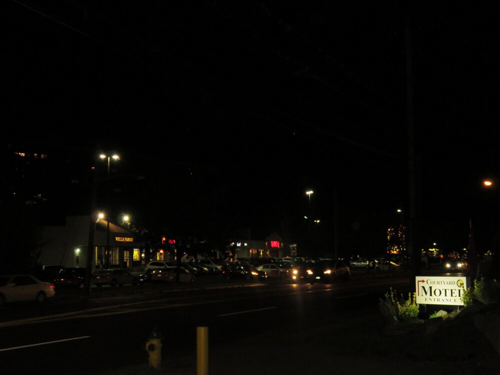 Central Motel Court Yard - photo 126