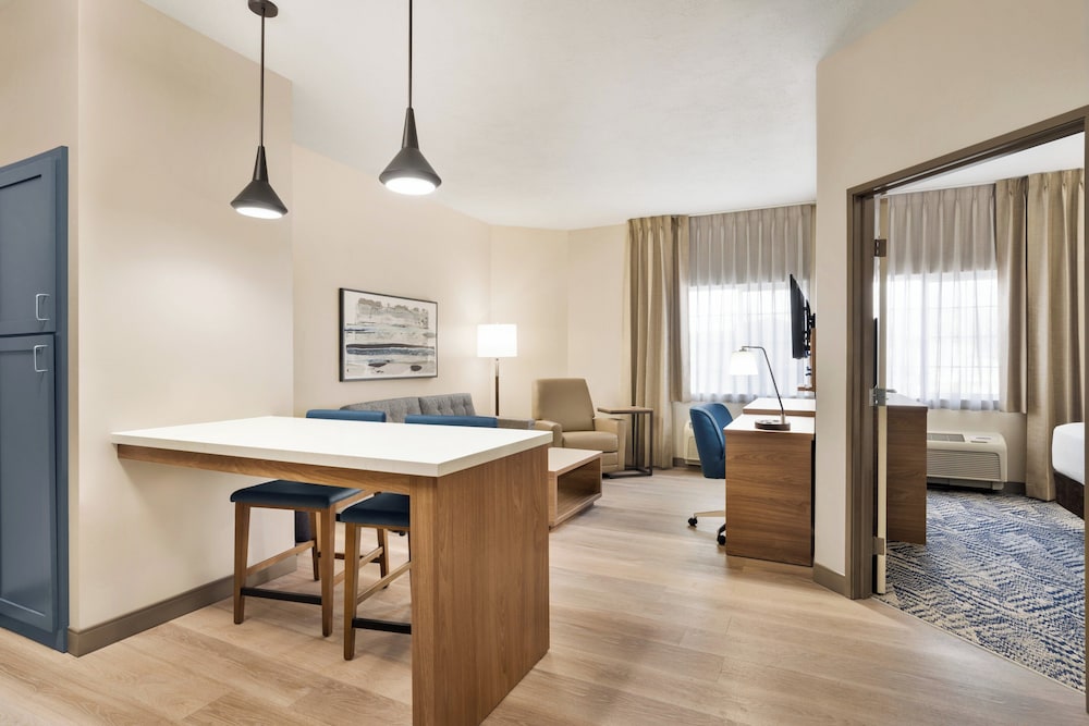 Candlewood Suites Boise Towne Square by IHG - photo 15