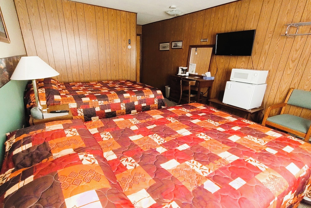 Love Hotels Voyageur by OYO at International Falls MN - photo 17