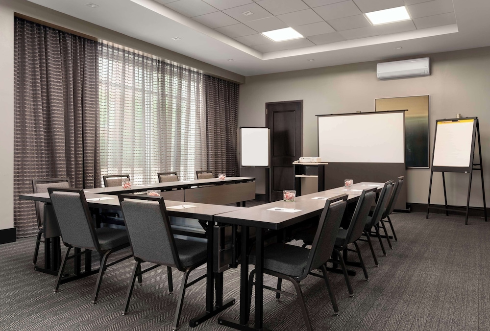 Hampton Inn & Suites Worcester - photo 49