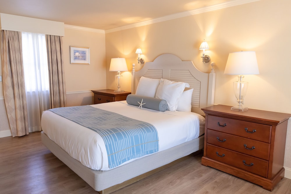 Anchor In Distinctive Waterfront Lodging - photo 6