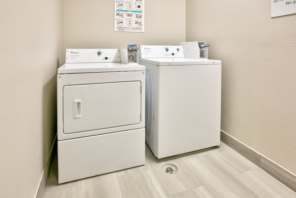 Holiday Inn Express & Suites North Dallas at Preston by IHG - photo 29