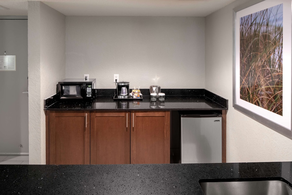 DoubleTree by Hilton Hotel Jacksonville Airport - photo 30