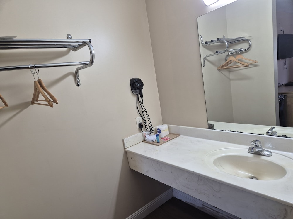 General Bragg Inn & Suites Chickamauga - photo 24