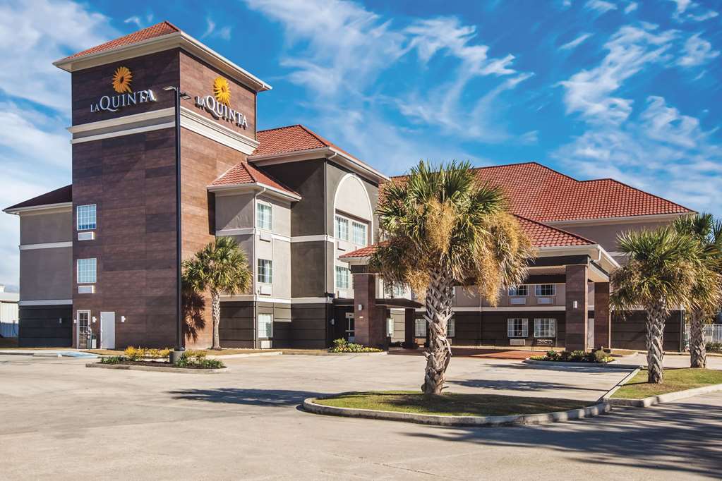 La Quinta Inn & Suites by Wyndham Walker Denham Springs - featured photo