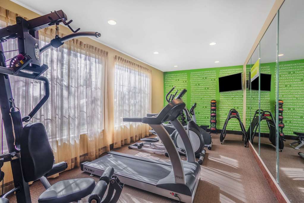 La Quinta Inn & Suites by Wyndham Beeville - photo 6