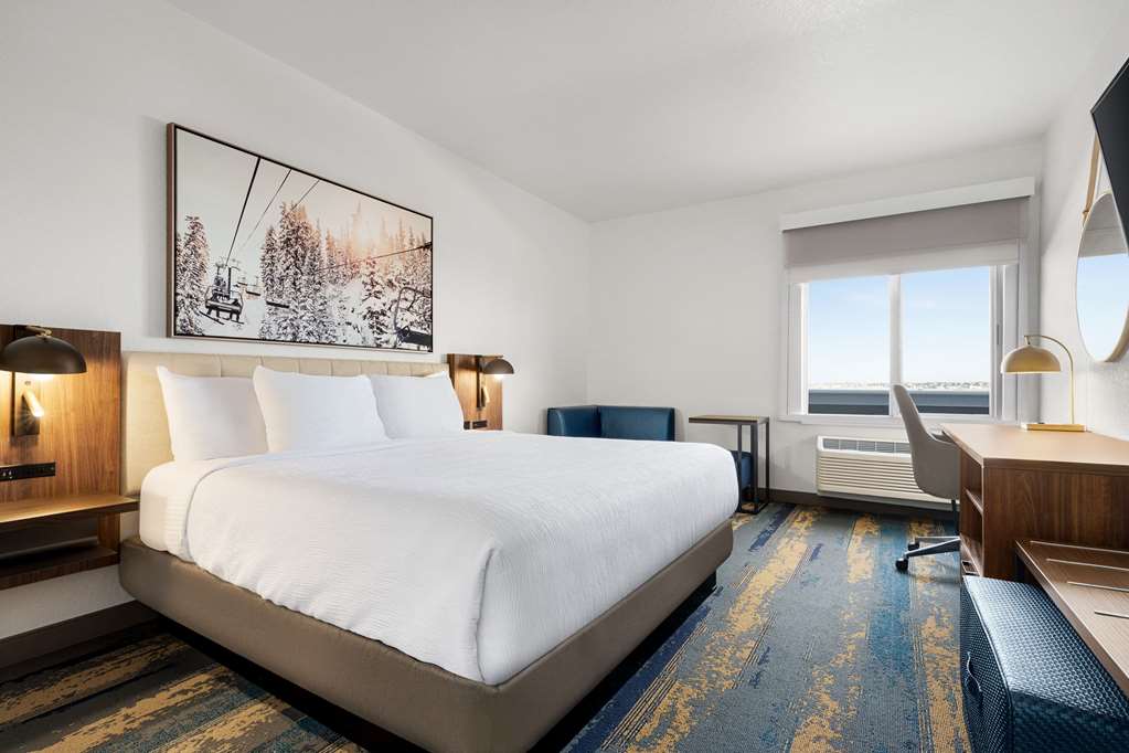 La Quinta Inn & Suites by Wyndham Denver Parker - photo 36