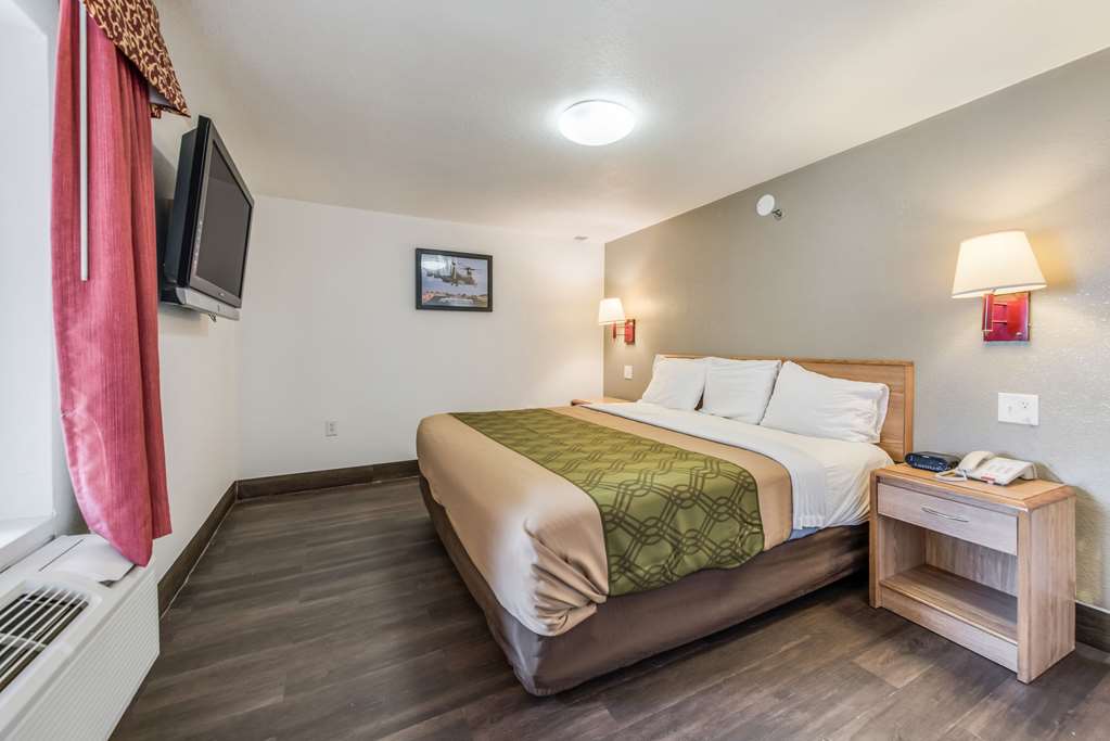 Econo Lodge Truman Inn - photo 20
