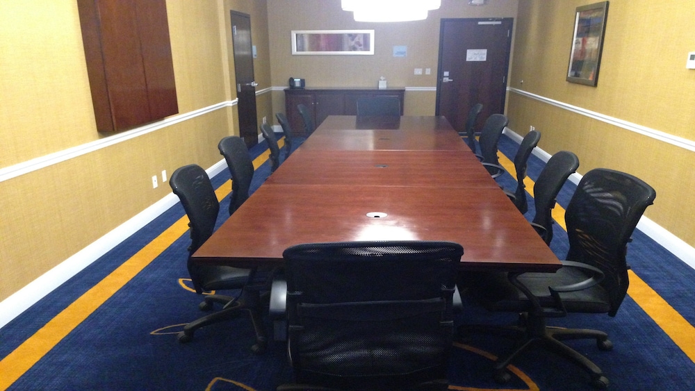 Holiday Inn Express Hotel & Suites Columbia Univ Area Hwy 63 by IHG - photo 34