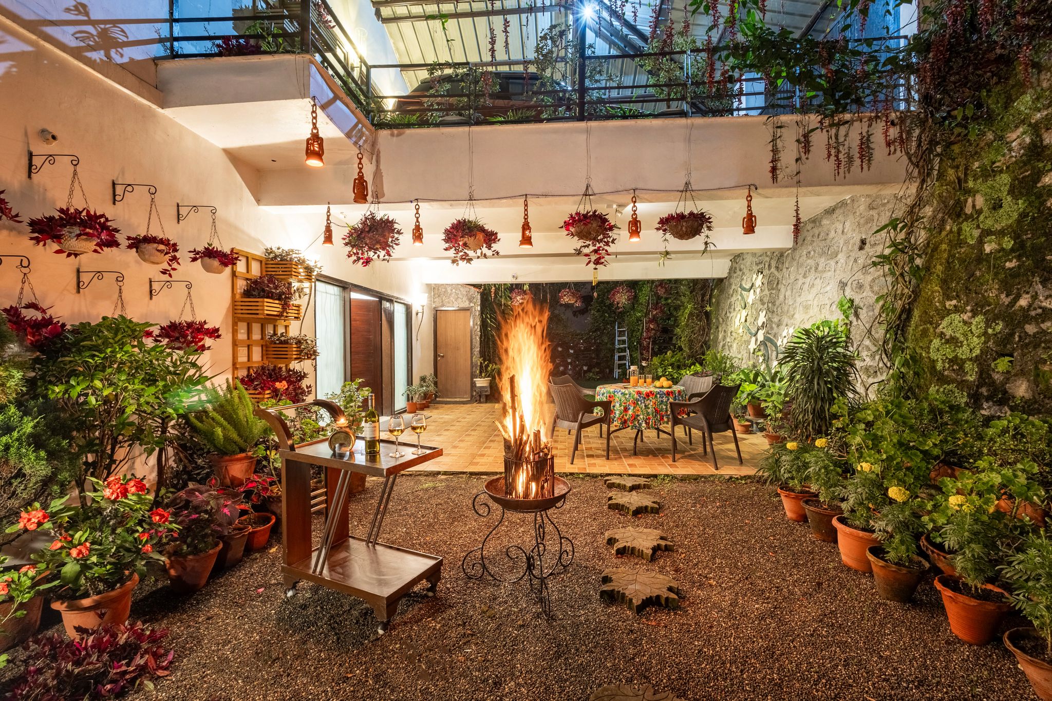 ELIVAAS 5 BHK with Garden & Balconies Lakeview Manor — hotel in Bhim Tal