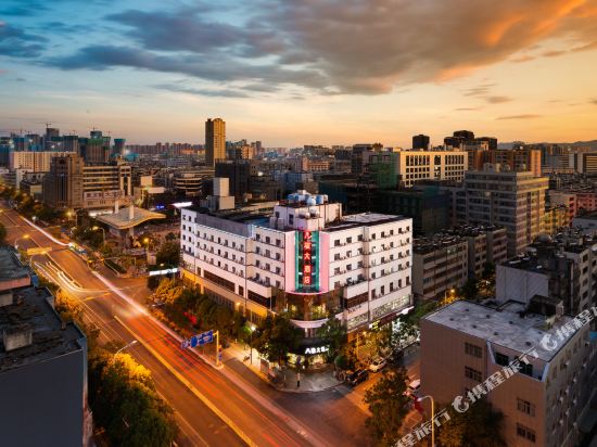 Ba Jun Hotel - carbon neutral hotel in Kunming