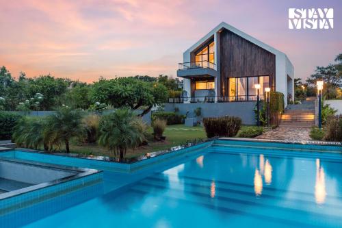 StayVista at The Rainfield Villa with Gazebo & Lawn — 4-Star Luxury Hotel in Nashik, India