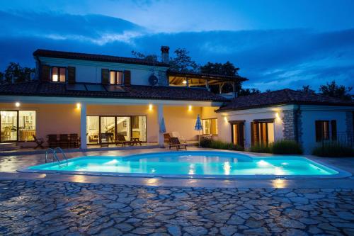 Charming Villa near Žminj with Private Pool — 4-Star Luxury Hotel in Zminj, Croatia